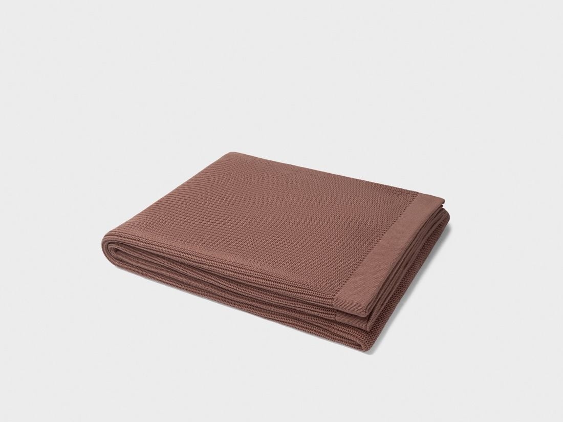 Couverture en coton côtelé marron cacao 150x210