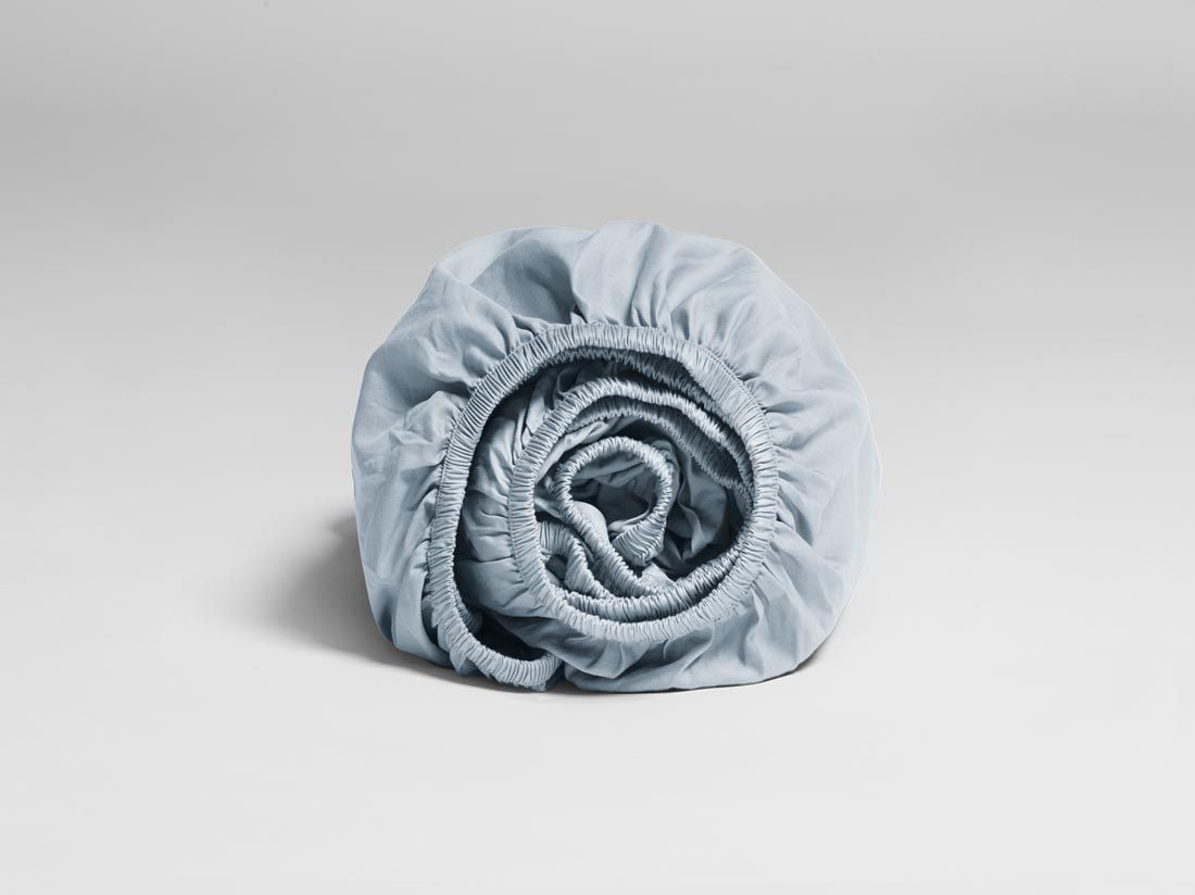 Drap-housse satin de coton bleu ciel