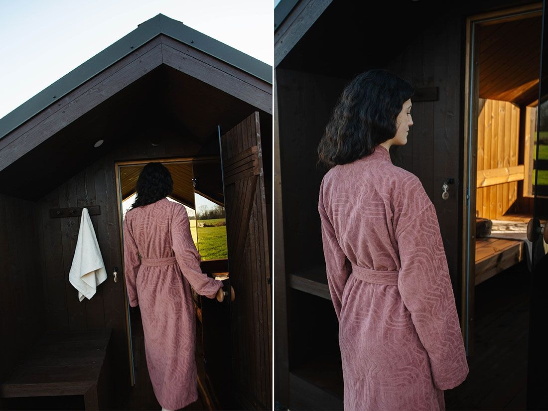 Peignoir en velours rose poudré