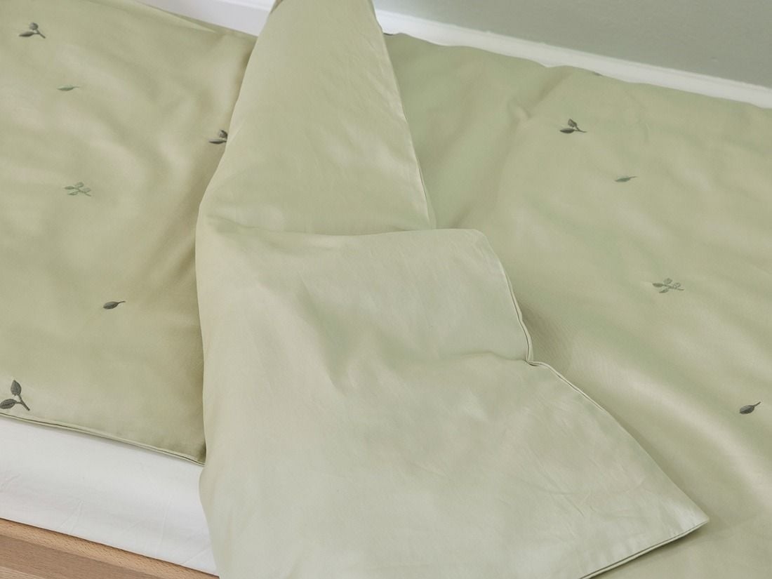 Housse de couette enfant satin de coton olive clair botanique