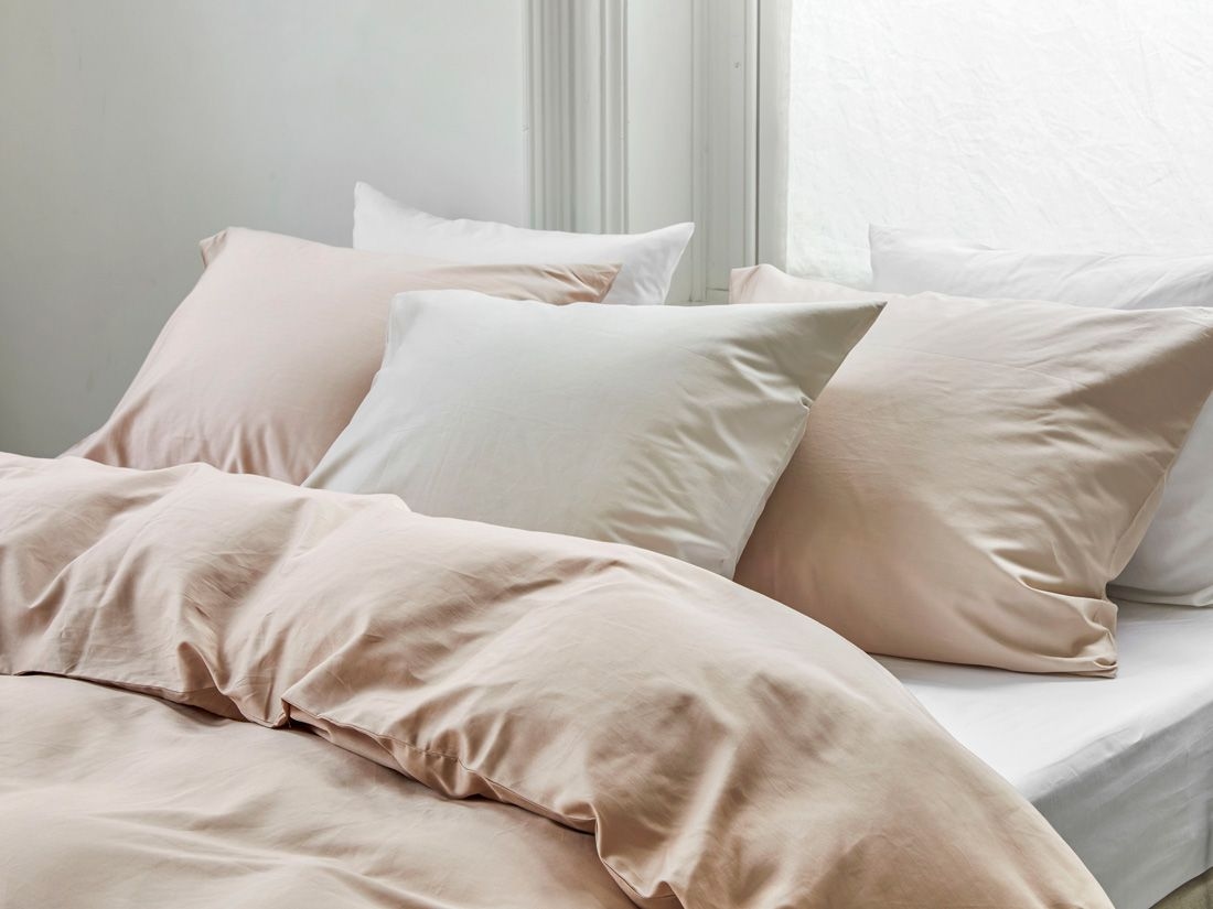 Taie d'oreiller satin de coton rose poussiéreux