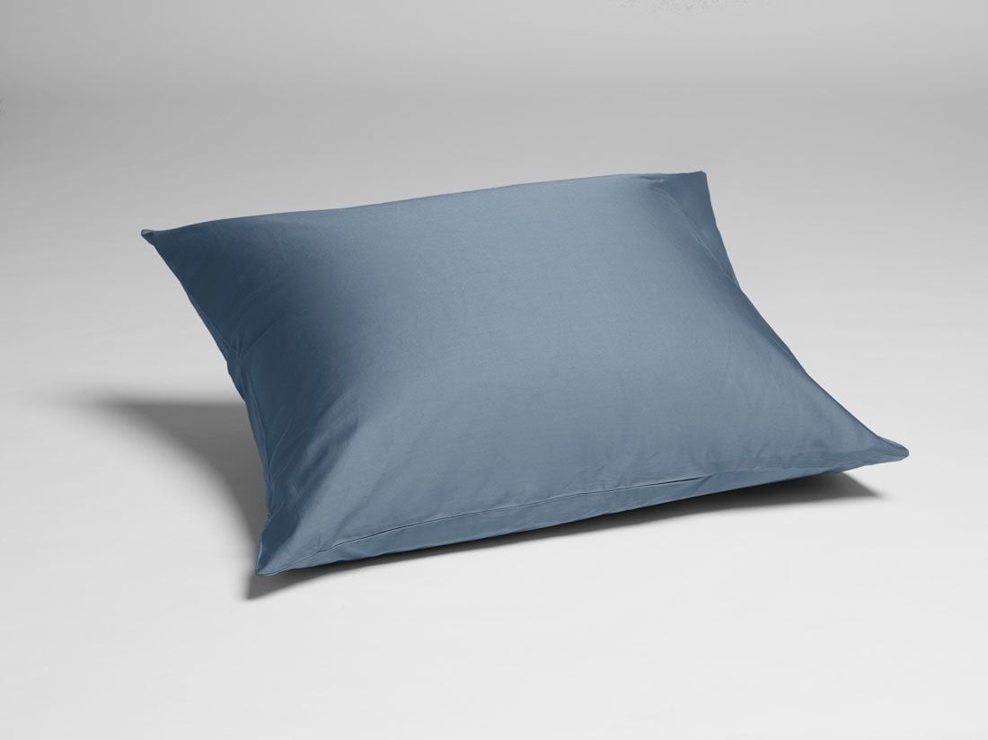 Taie d'oreiller satin de coton bleu délavé 50x70