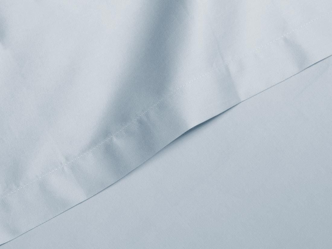 Drap plat enfant satin de coton bleu ciel