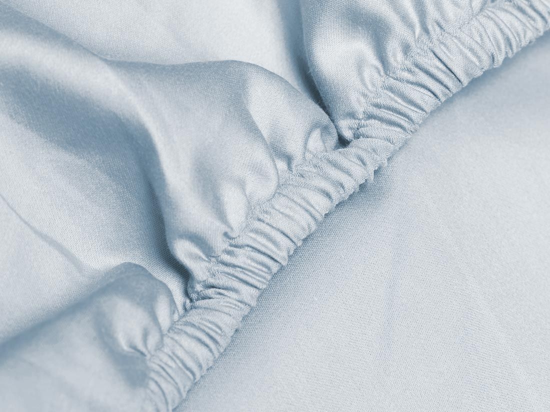 Drap-housse satin de coton bleu ciel