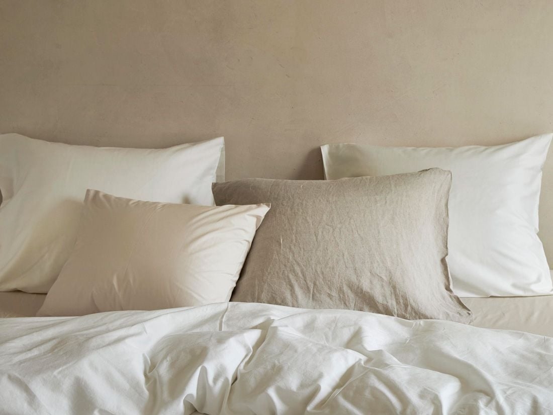 Taie d'oreiller satin de coton blanc chaud