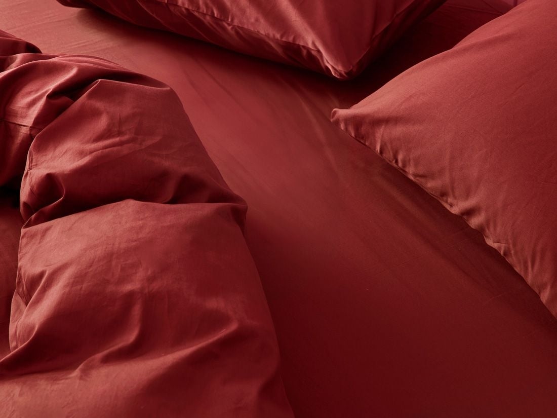 Drap-housse satin de coton rouge éclatant